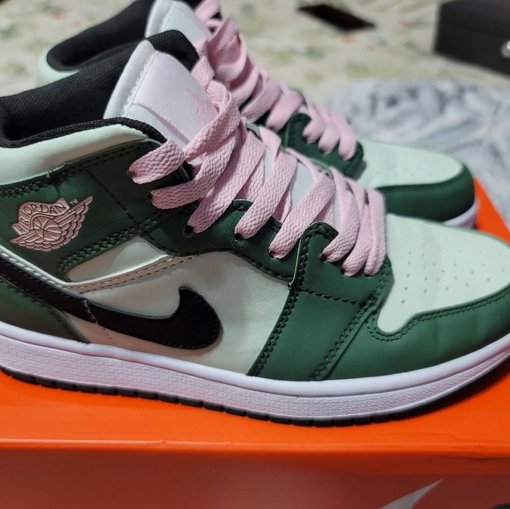 Jordan 1 mids Dutch Green EUC